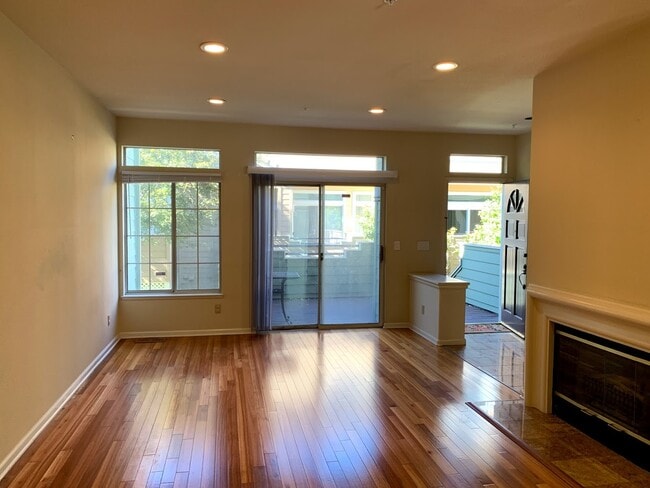 Building Photo - 510 Porpoise Bay Ter