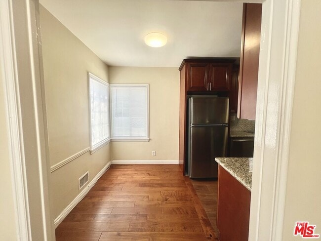 Building Photo - 149 S Gramercy Pl