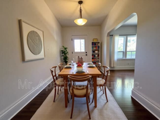 Photo du bâtiment - 27 Parkside Dr