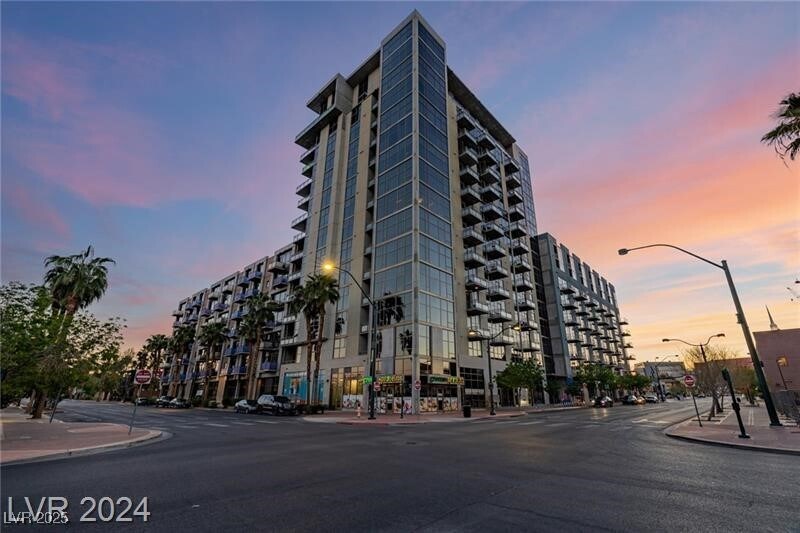 Foto principal - 353 E Bonneville Ave
