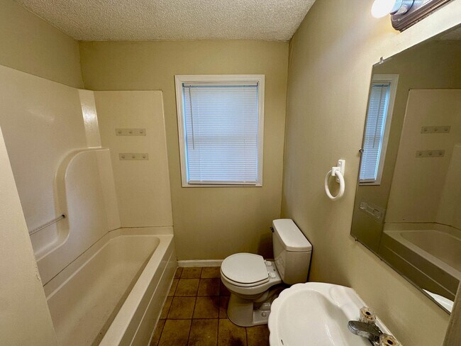 Building Photo - 10516 E 27th Terr