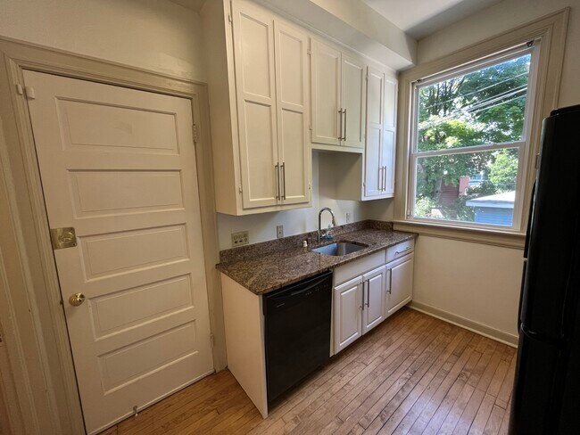 Foto del edificio - 2408 East Park Place, Unit 2410