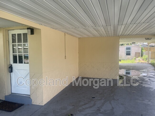 Building Photo - 10162 115th Ave N