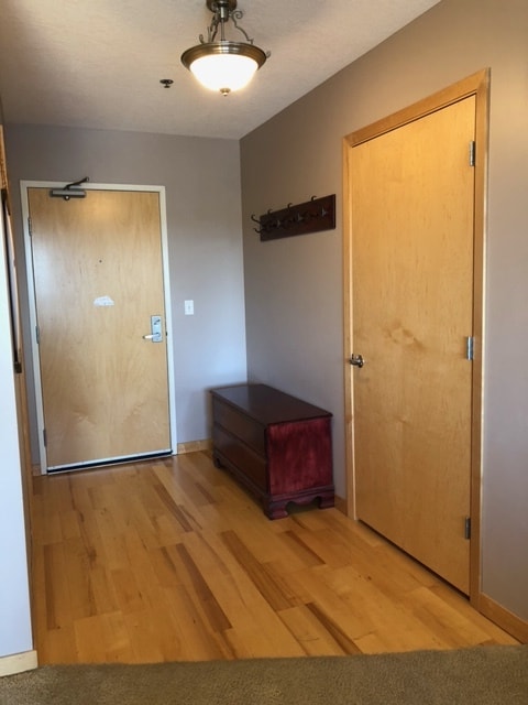 Entryway - 1502 5th St N