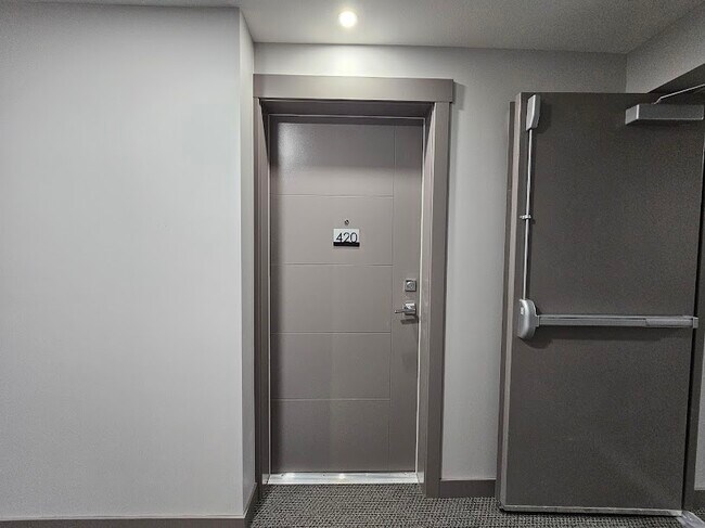 Photo du bâtiment - 33886 Pine St