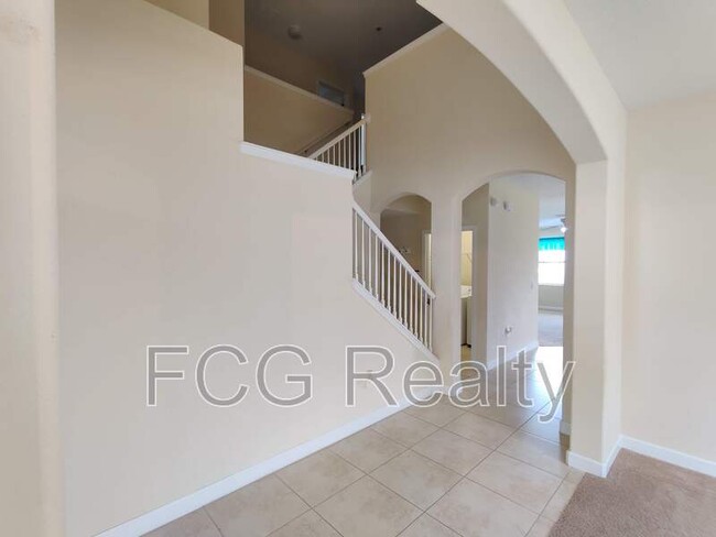 Foto del edificio - 1315 Moss Creek Ln