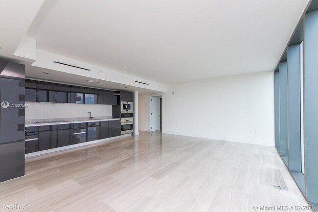 Building Photo - 2 br, 2.5 bath  - 1451 Brickell Ave Unit 1403