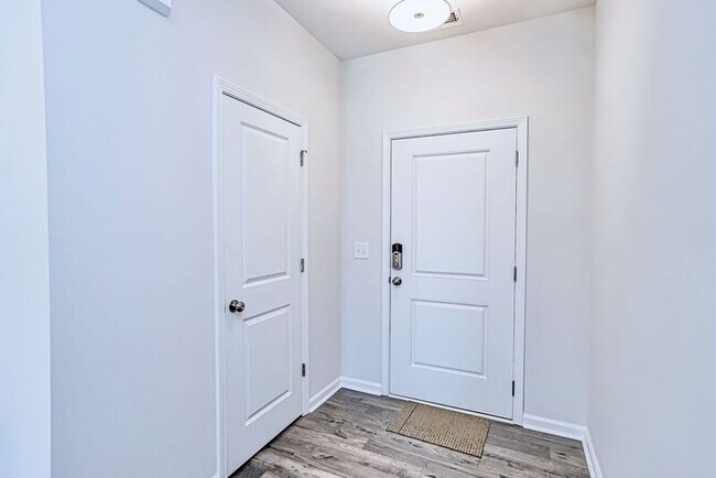 Foto del edificio - 105 Hartland Pl