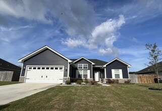 Building Photo - 486 Thorp Circle