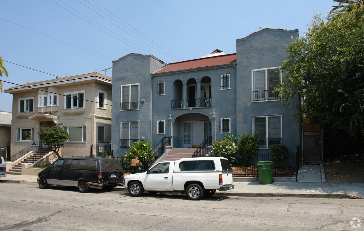 2529 W 4th St - Knob Hill Apartments