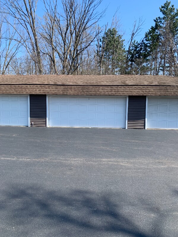 Building Photo - 1220 Town Country