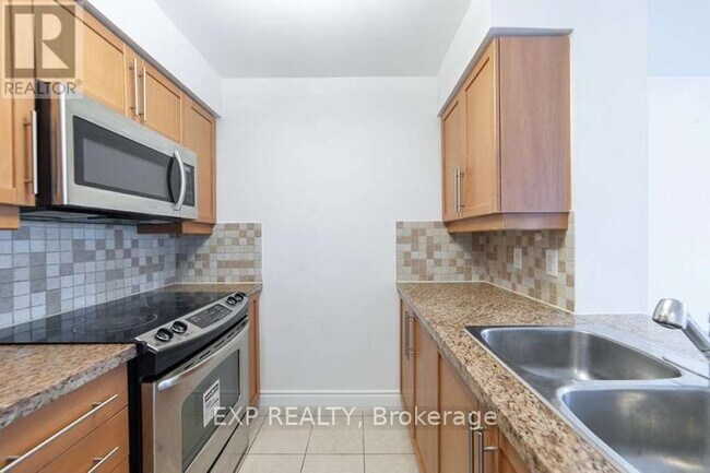 Building Photo - 25 Greenview Ave