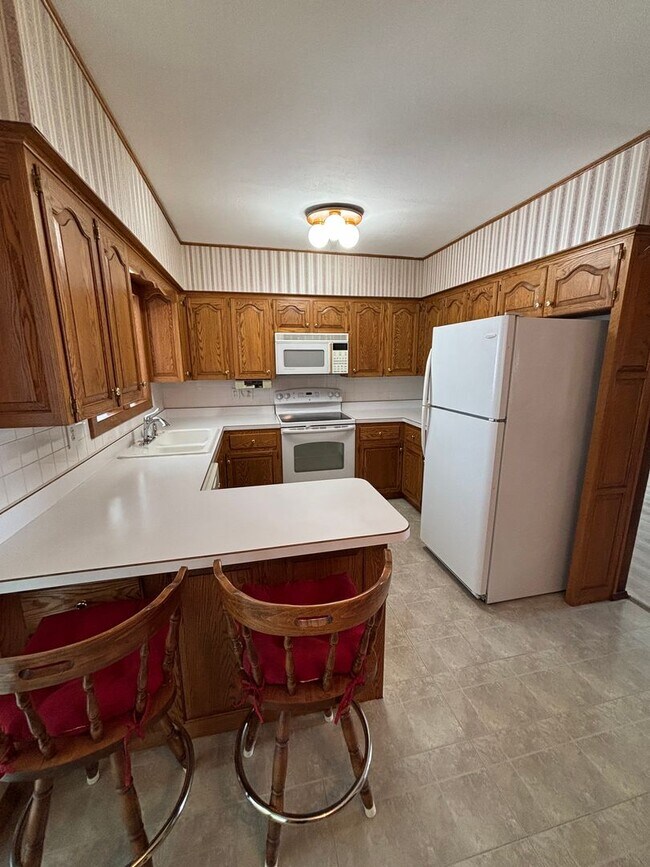 Building Photo - 2541-2543 Edgemont