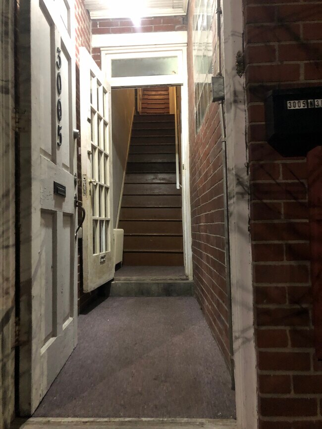 Entryway - 3005 N 3rd St