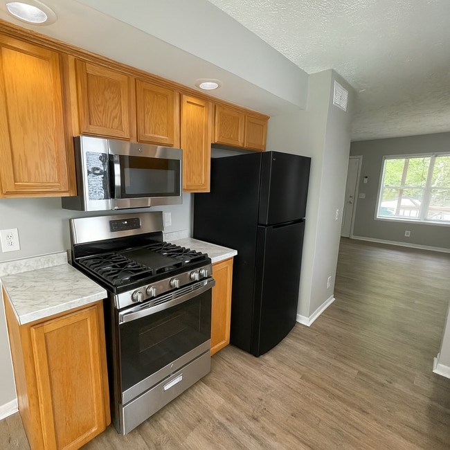 Building Photo - For Rent - Four-Bedroom Two-Bathroom Home Available February!