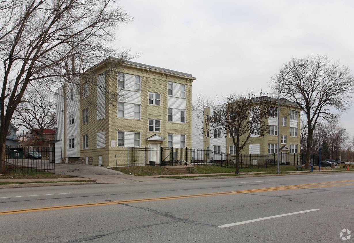 38173827 Paseo Blvd, Kansas City, MO 64109 Apartments in Kansas City