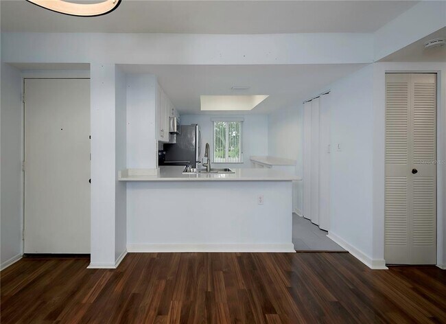 Building Photo - 120 Cypress Ln
