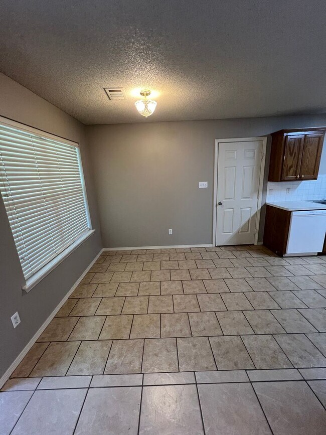 Building Photo - 1820 Ingalls Ln