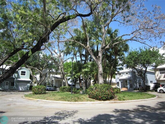 Foto del edificio - 9853 NW 2nd Ct