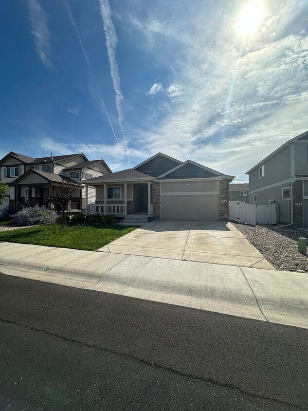 Primary Photo - Beautiful 4bdrm Home In Severance