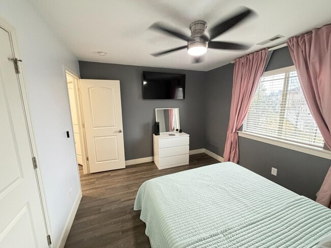 Building Photo - 6929 S Vlg Hvn Dr