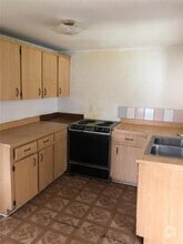 Building Photo - 414 S Miami St