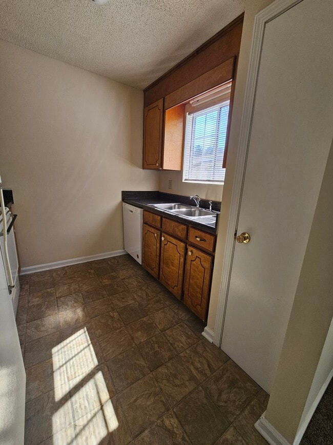 Building Photo - Foxfield Apartments