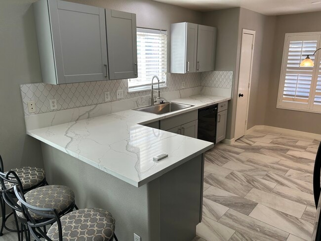 Building Photo - 4207 Oak Bay Way