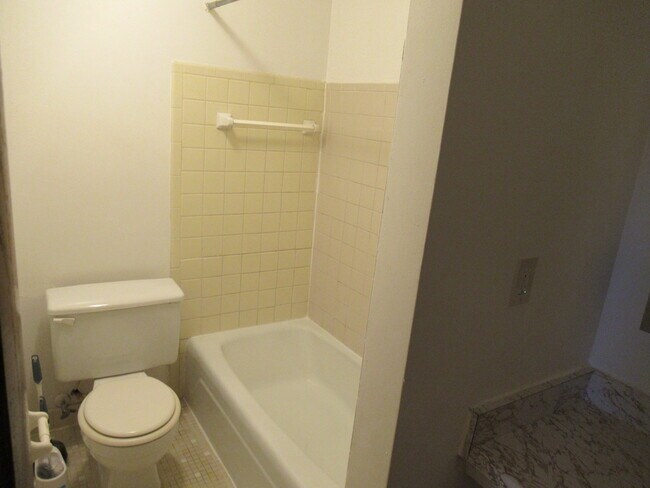 Foto del edificio - 9838 W Fond du Lac Ave