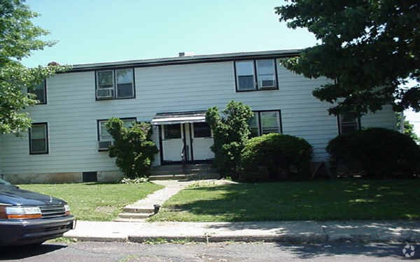 Primary Photo - 140-148 Church St