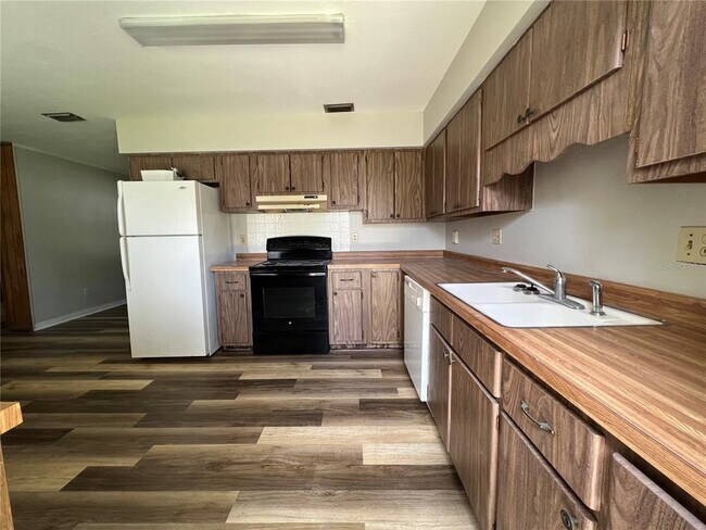 Foto del edificio - 3305 NW 46th Pl