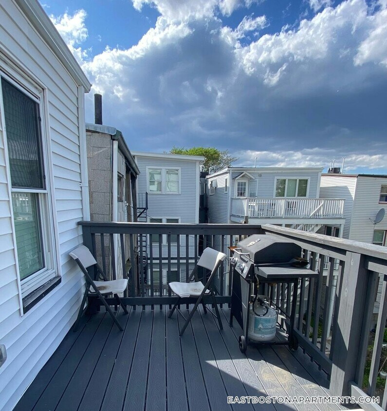 Foto principal - 194 Maverick St