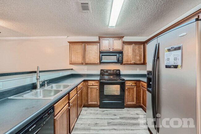 Foto del edificio - 3790 Village Main St