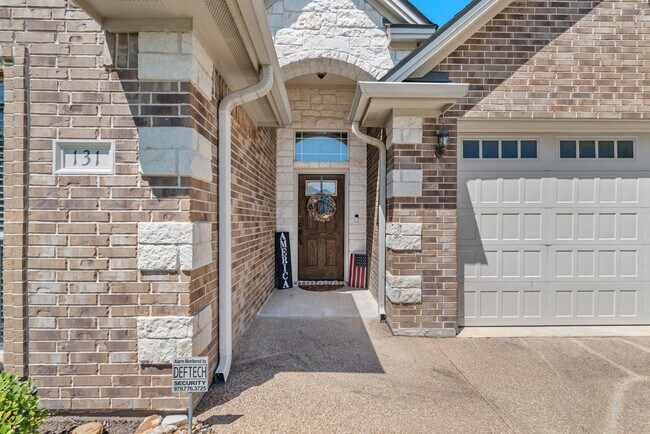 Building Photo - 131 Roucourt Loop