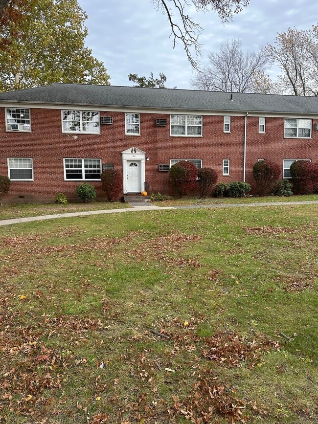 Building Photo - 114 Hillcrest Ave