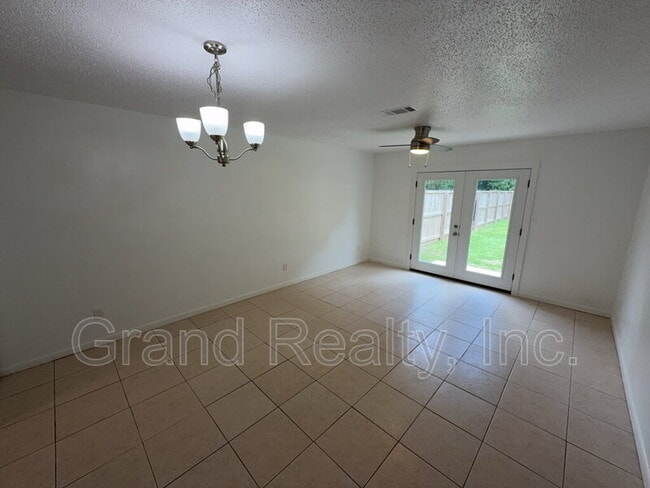 Building Photo - 4146 Charles Cir