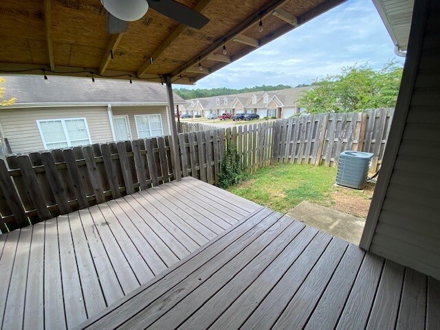Foto del edificio - 2304 Crowns Ln