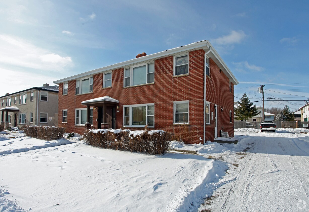 Building Photo - 4810 36th Ave