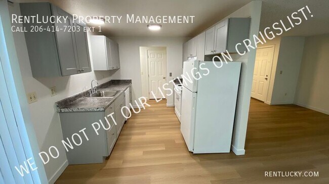 Foto del edificio - NEW PRICE! Cute & Updated Top-Floor 2-Bedr...