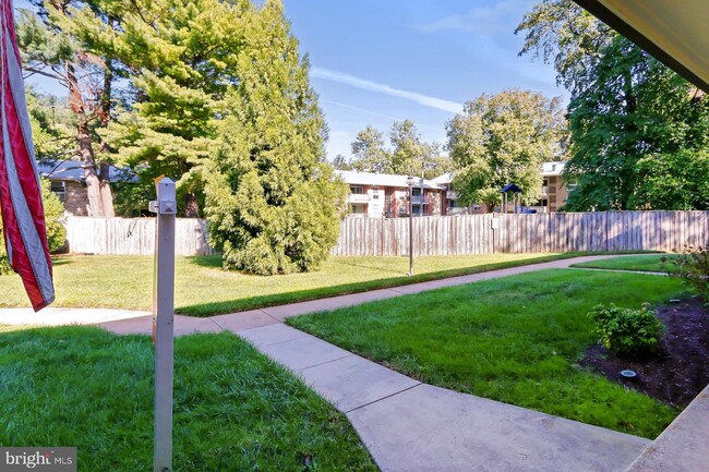 Building Photo - 467 Hampton Ct