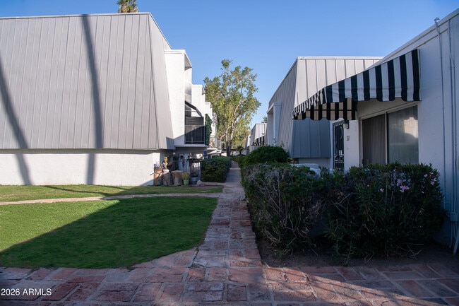 Building Photo - 3416 N 44th St