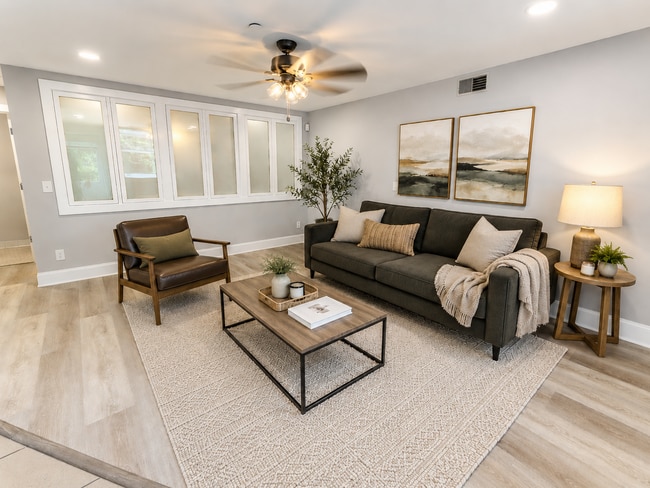 Interior Photo - 2500 S 18th St