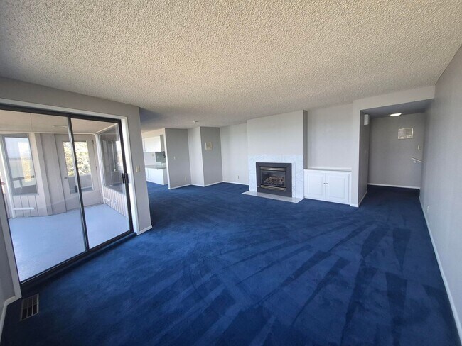 Foto del edificio - Spacious 2 Bedroom Condo for Rent in the Fairhaven Neighborhood