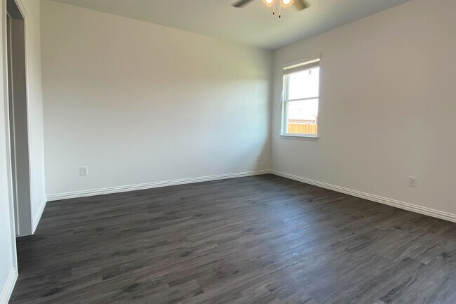 Foto del edificio - 1470 Lakebrook Dr