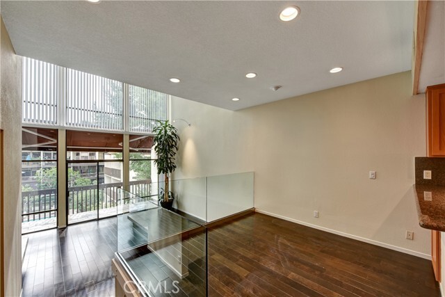 Building Photo - 6316 Marina Pacifica Dr N