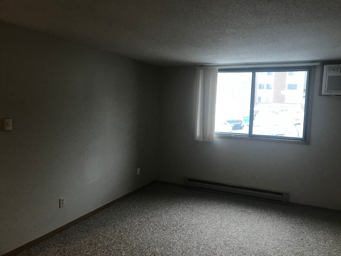 Foto principal - 814 Benton Dr