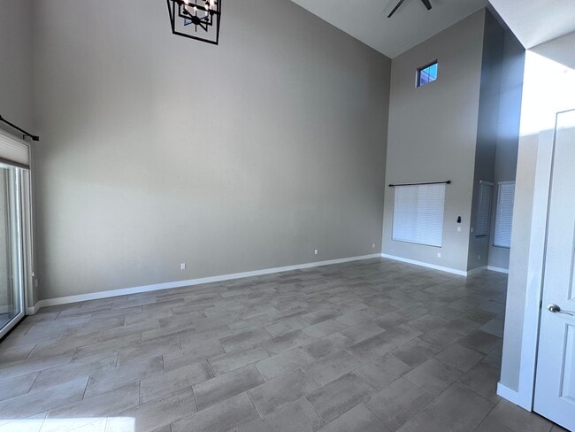 Foto del edificio - 1350 River Boat Dr