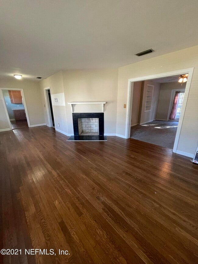 Foto del edificio - 1240 Glen Laura Rd