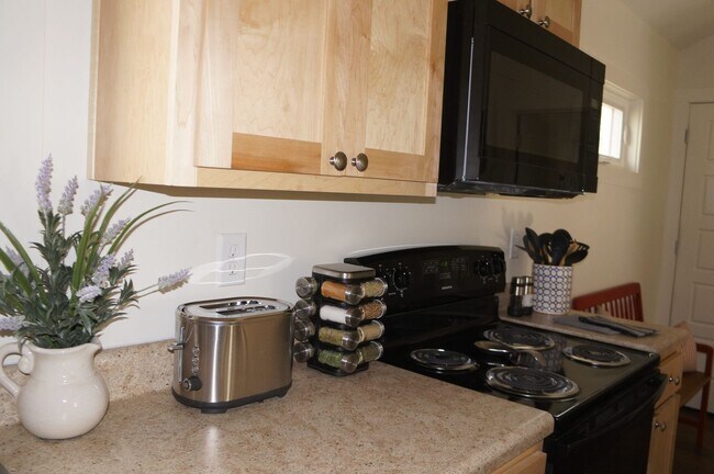 Building Photo - 305 E Wylie St