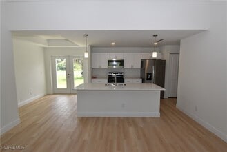 Building Photo - 208 Sunset Rd